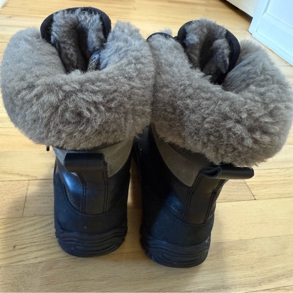 Ugg Adirondack Boot ll black/grey size 9.5 - Picture 2 of 9